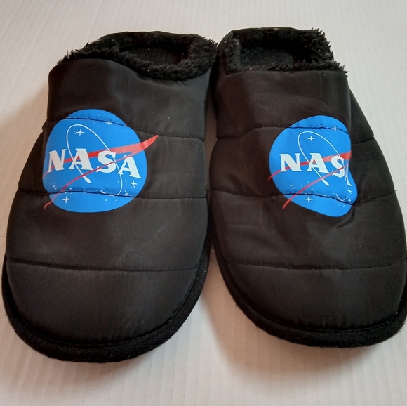 Men's Size 12 NASA Logo Slip on Slippers Space Astronomy - Picture 1 of 6